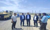 به گزارش روابط عمومی فرمانداری، مسعود تنگستانی، فرماندار جم به منظور بررسی آخرین وضعیت پیشرفت فیزیکی و کیفیت اجرای پروژه، از عملیات بازسازی و بهسازی محور مواصلاتی جم-فیروزآباد بازدید کرد.