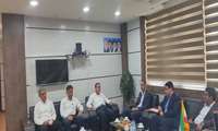  به گزارش روابط عمومی فرمانداری؛ مدیر مجتمع مسکونی پارس با مسعود تنگستانی، فرماندار شهرستان جم دیدار و گفت‌وگو کردند. ‌